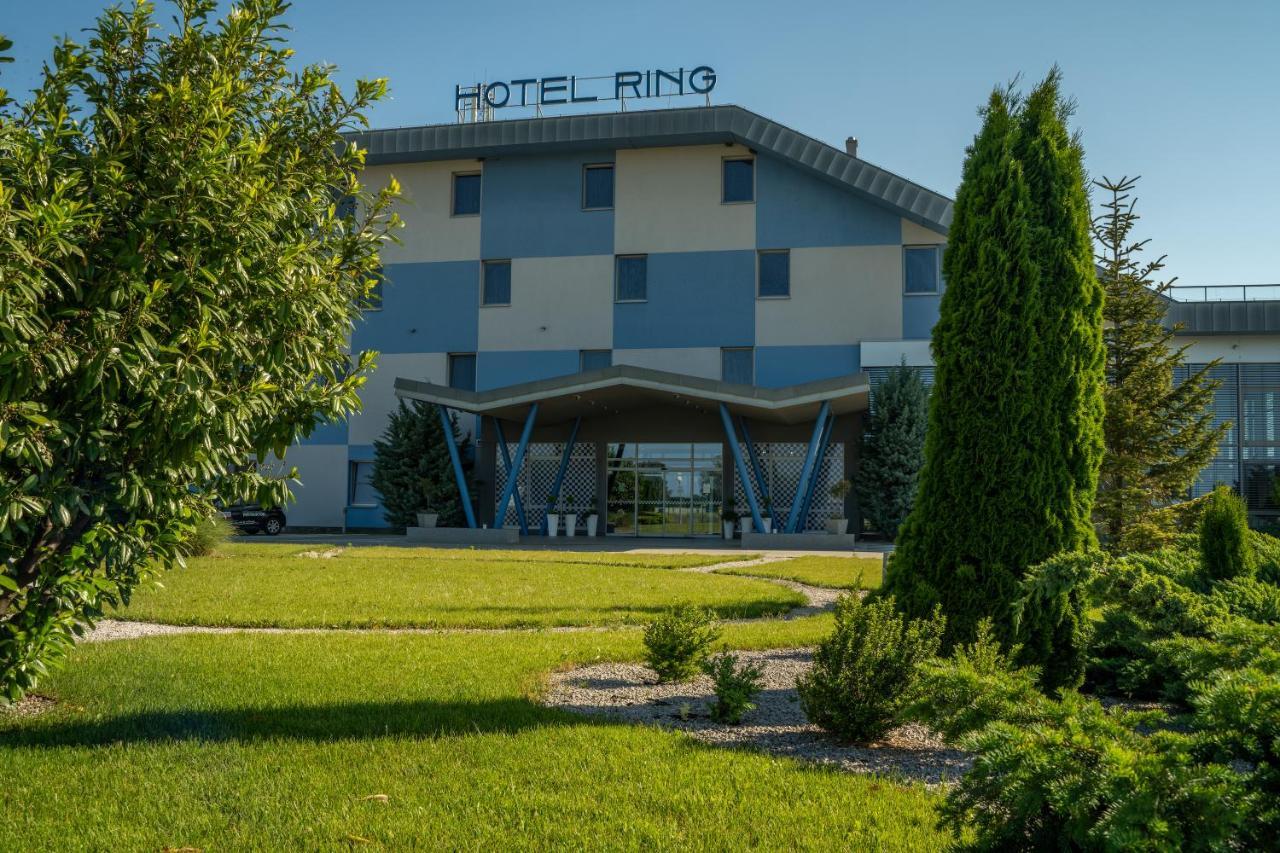 Hotel Ring Orechová Potôň Buitenkant foto